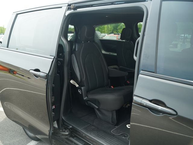 2021 Chrysler Pacifica Touring