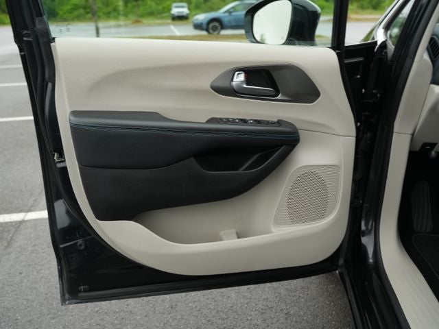 2021 Chrysler Pacifica Touring