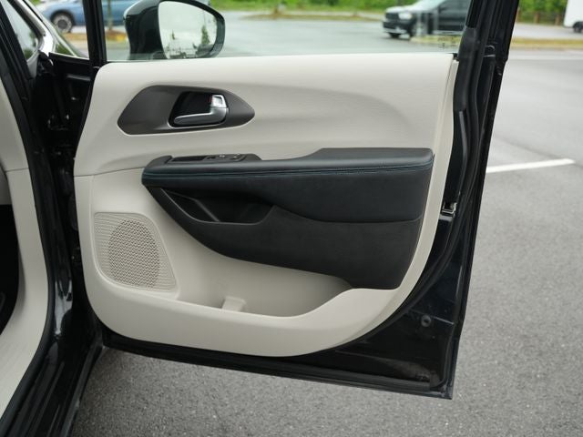 2021 Chrysler Pacifica Touring