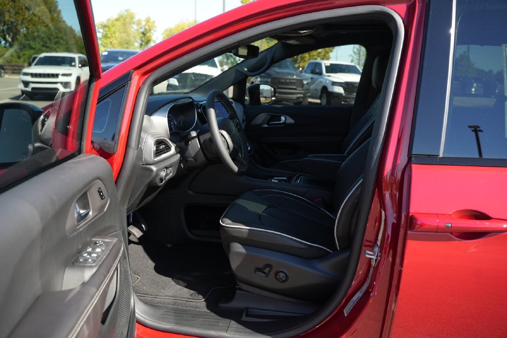 2027 Chrysler Pacifica Limited