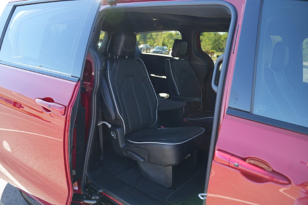 2027 Chrysler Pacifica Limited