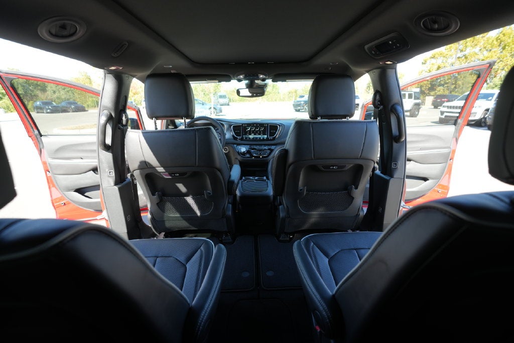 2027 Chrysler Pacifica Limited