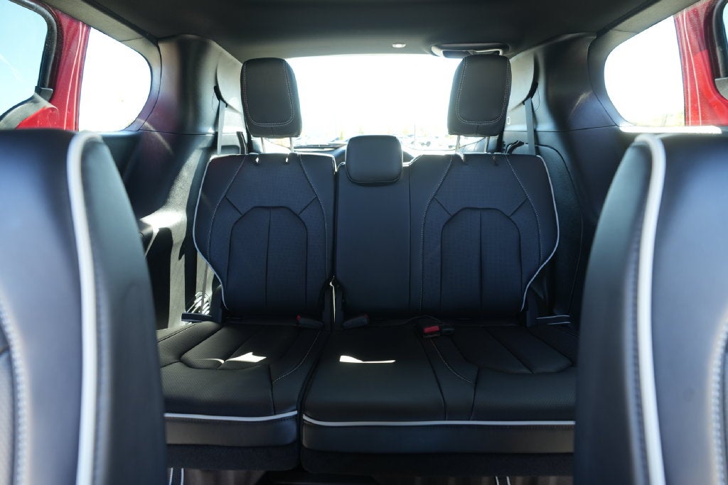2027 Chrysler Pacifica Limited