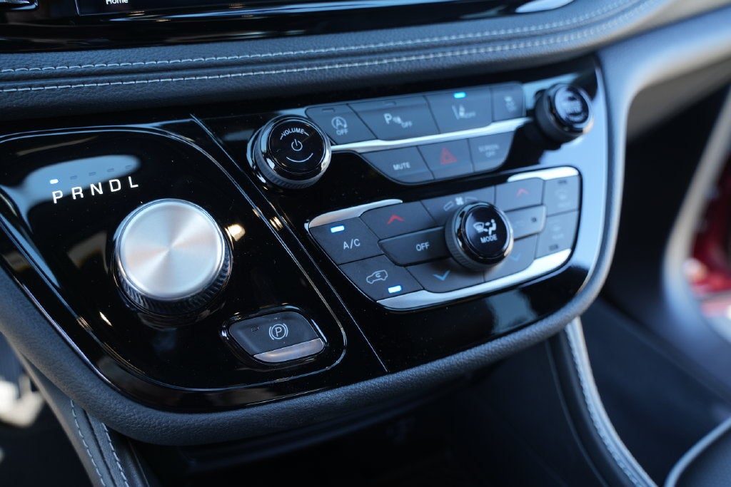 2027 Chrysler Pacifica Limited