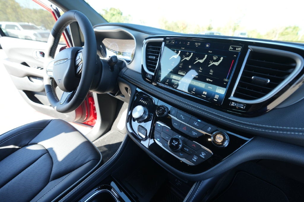 2027 Chrysler Pacifica Limited