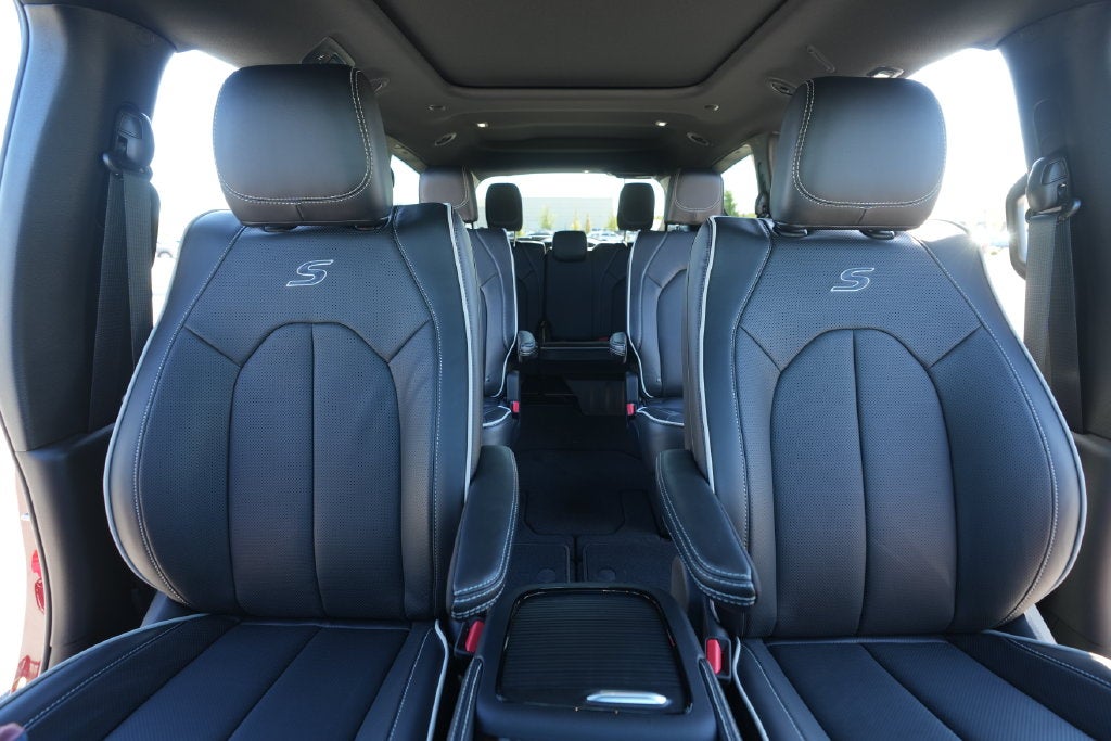 2027 Chrysler Pacifica Limited