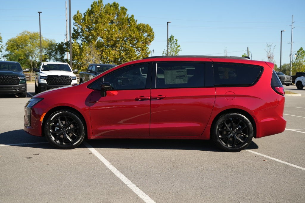 2027 Chrysler Pacifica Limited
