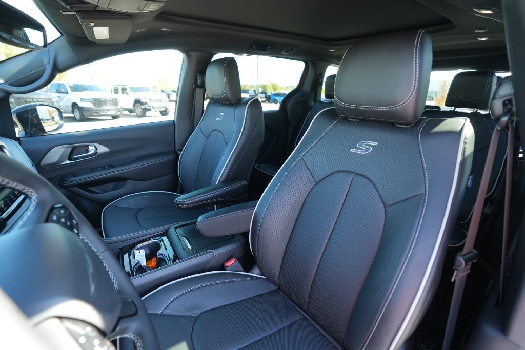 2027 Chrysler Pacifica Limited
