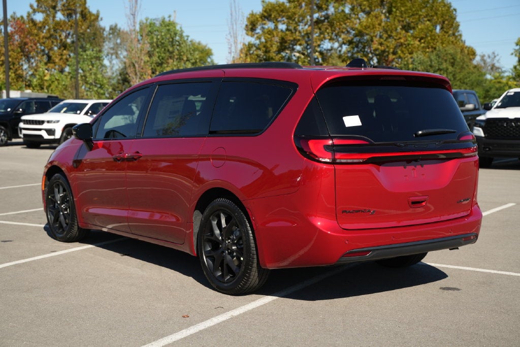 2027 Chrysler Pacifica Limited