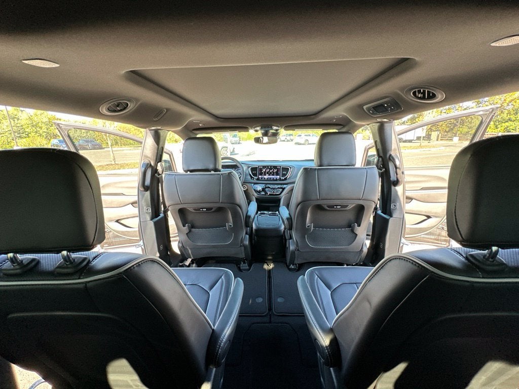 2027 Chrysler Pacifica Limited