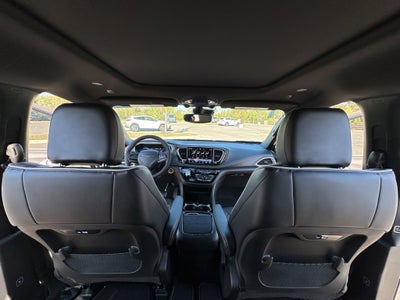 2027 Chrysler Pacifica Limited