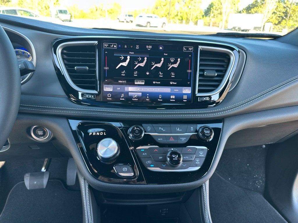 2027 Chrysler Pacifica Limited