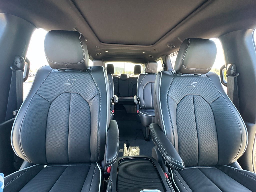 2027 Chrysler Pacifica Limited