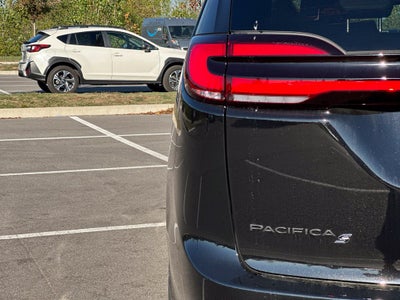 2027 Chrysler Pacifica Limited