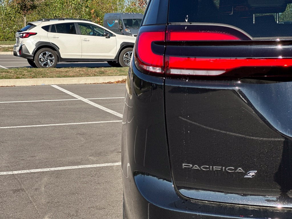 2027 Chrysler Pacifica Limited