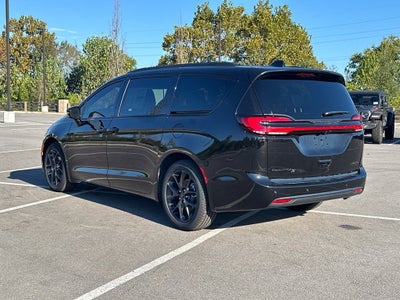 2027 Chrysler Pacifica Limited