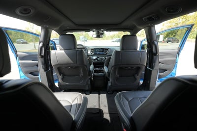 2027 Chrysler Pacifica Limited
