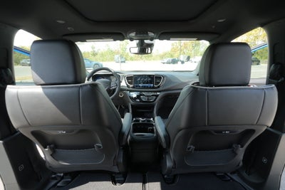 2027 Chrysler Pacifica Limited