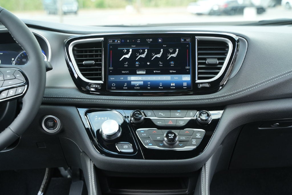 2027 Chrysler Pacifica Limited