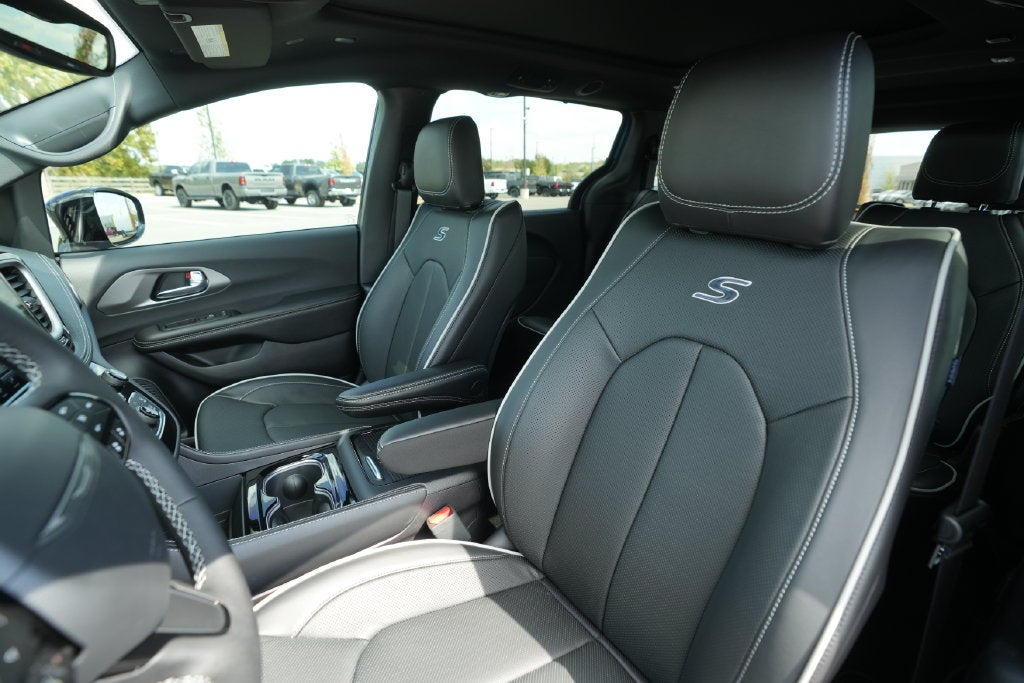 2027 Chrysler Pacifica Limited