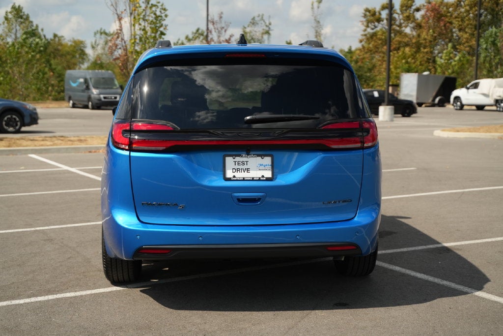 2027 Chrysler Pacifica Limited