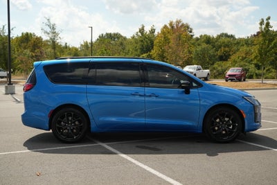 2027 Chrysler Pacifica Limited