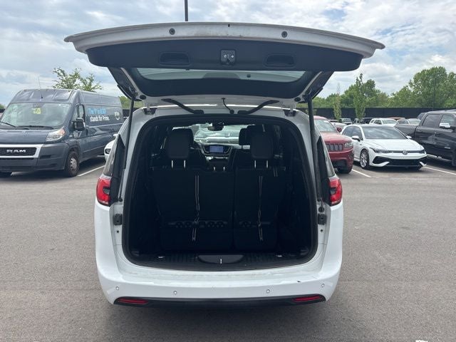 2024 Chrysler Pacifica Hybrid Premium S Appearance Pkg