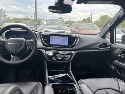 2024 Chrysler Pacifica Hybrid Premium S Appearance Pkg