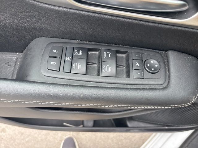 2024 Chrysler Pacifica Hybrid Premium S Appearance Pkg