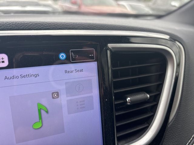 2024 Chrysler Pacifica Hybrid Premium S Appearance Pkg