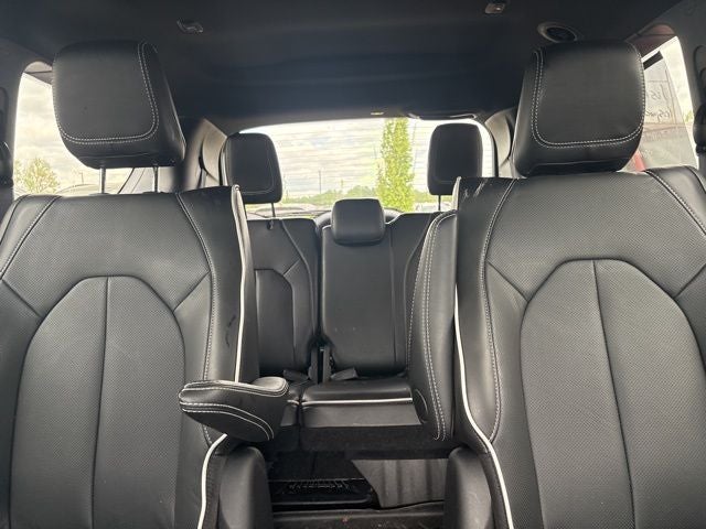 2024 Chrysler Pacifica Hybrid Premium S Appearance Pkg