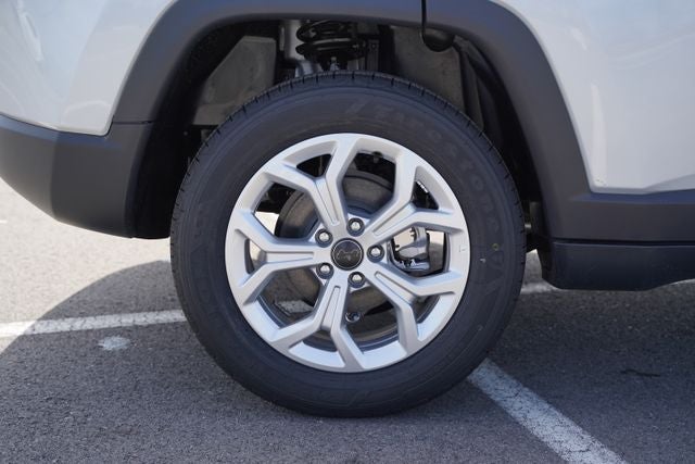 2026 Jeep Compass COMPASS LATITUDE 4X4