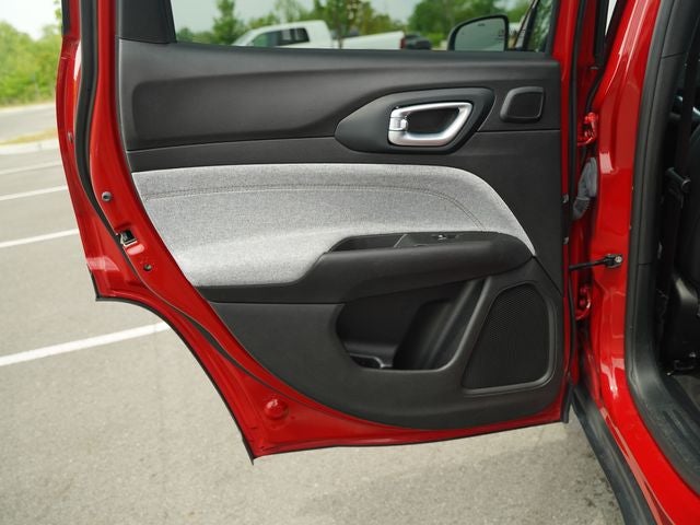 2023 Jeep Compass Latitude Lux FWD
