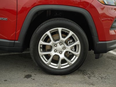 2023 Jeep Compass Latitude Lux FWD