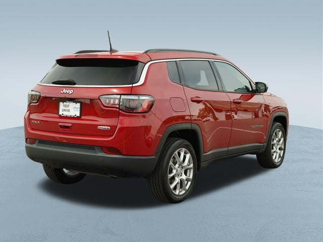 2023 Jeep Compass Latitude Lux FWD