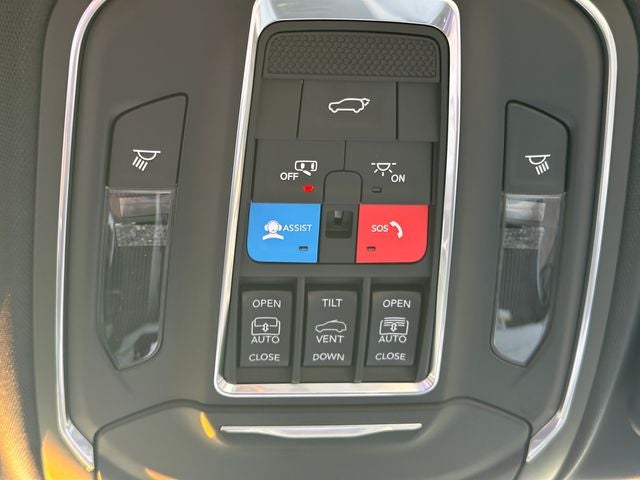 2026 Jeep Cherokee Overland