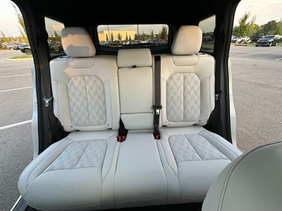 2026 Jeep Cherokee Overland