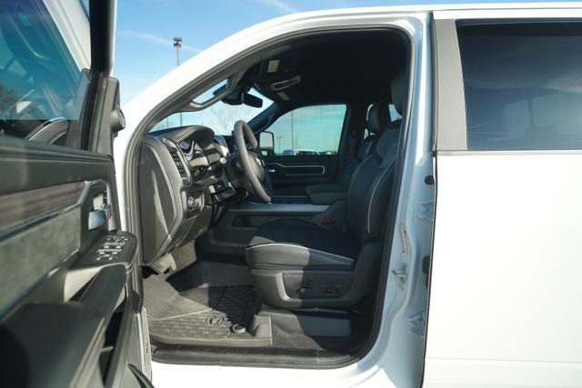 2026 RAM 3500 Laramie Crew Cab 4x4 8' Box