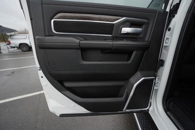 2020 RAM 3500 Laramie Crew Cab 4x4 8' Box