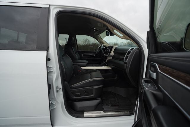 2020 RAM 3500 Laramie Crew Cab 4x4 8' Box