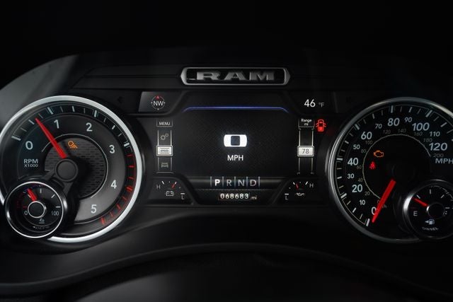 2020 RAM 3500 Laramie Crew Cab 4x4 8' Box