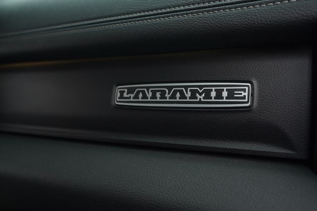 2020 RAM 3500 Laramie Crew Cab 4x4 8' Box