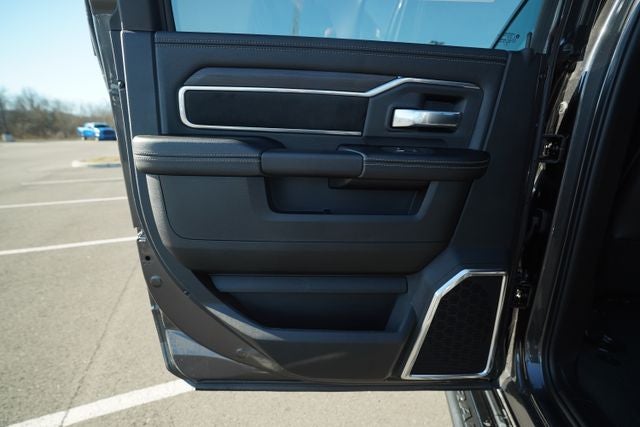 2026 RAM Ram 3500 RAM 3500 LARAMIE MEGA CAB 4X4 6'4' BOX