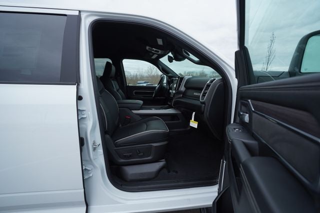 2026 RAM Ram 3500 RAM 3500 LARAMIE MEGA CAB 4X4 6'4' BOX