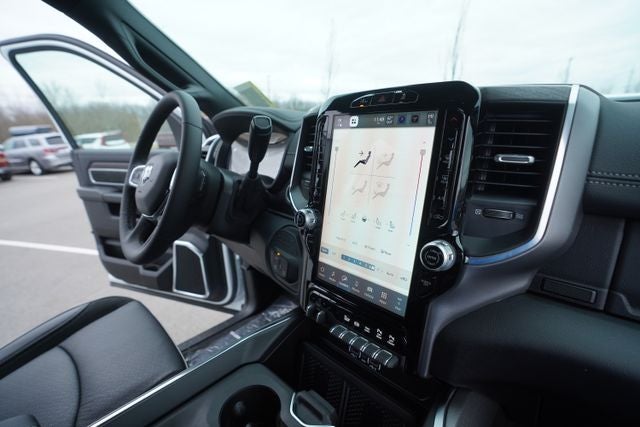 2026 RAM Ram 3500 RAM 3500 LARAMIE MEGA CAB 4X4 6'4' BOX