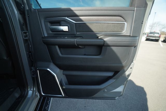 2026 RAM Ram 3500 RAM 3500 LARAMIE MEGA CAB 4X4 6'4' BOX