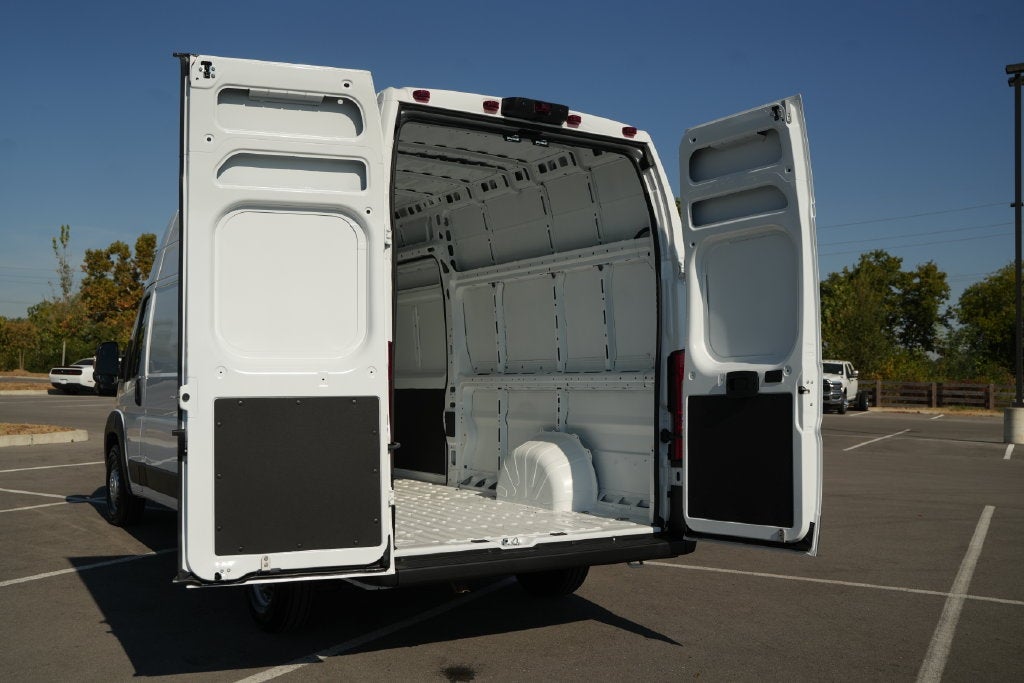 2026 RAM Ram 3500 Super High Roof