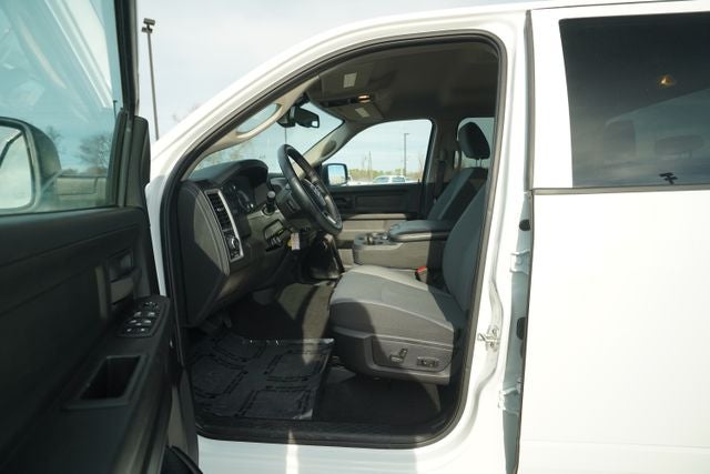 2023 RAM 1500 Classic Tradesman Crew Cab 4x4 5'7' Box