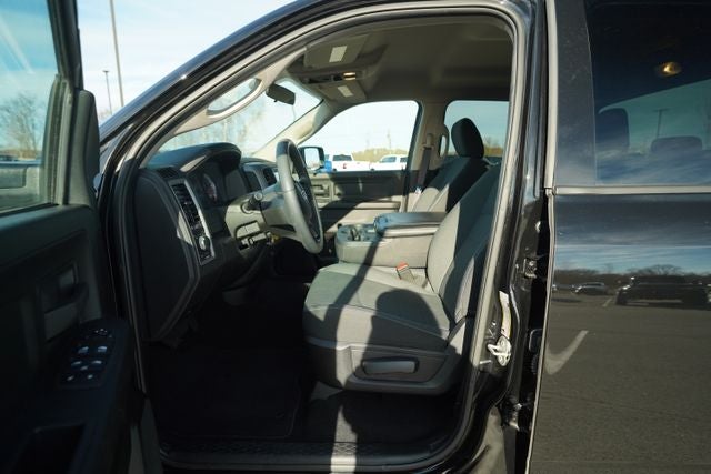 2023 RAM 1500 Classic Tradesman Crew Cab 4x4 5'7' Box