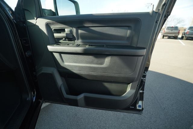 2023 RAM 1500 Classic Tradesman Crew Cab 4x4 5'7' Box